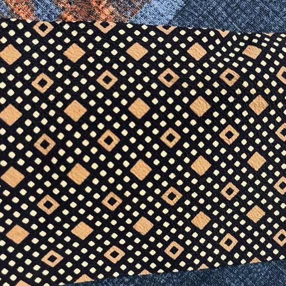 Beautiful authentic Giorgio Armani silk tie - Picture 1 of 3